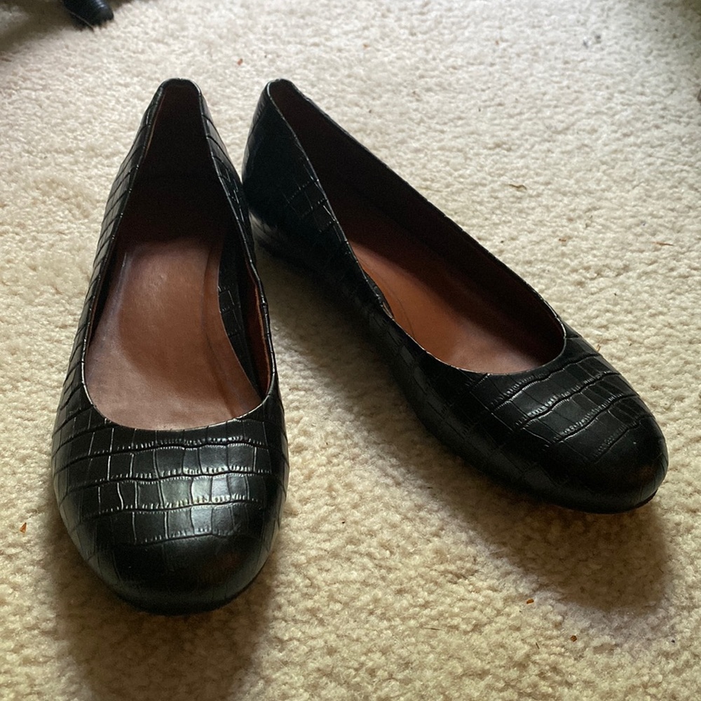 Vionic Hannah Ballet Flat in black crocodile (8.5 US)